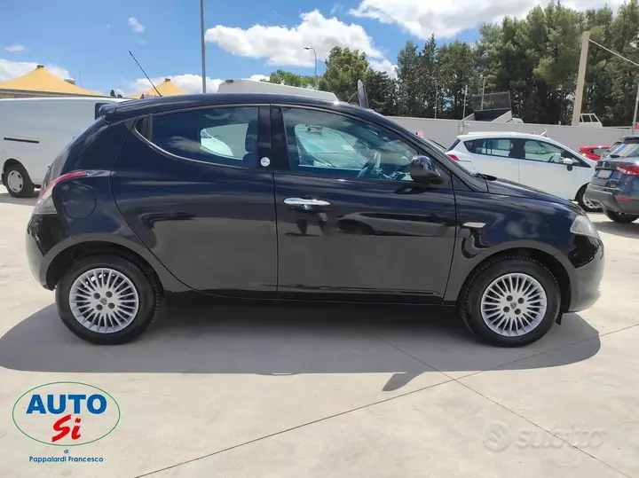 Lancia Ypsilon 2012 photo 4