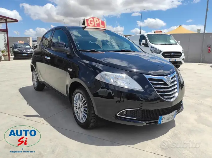 Lancia Ypsilon 2012 photo 3