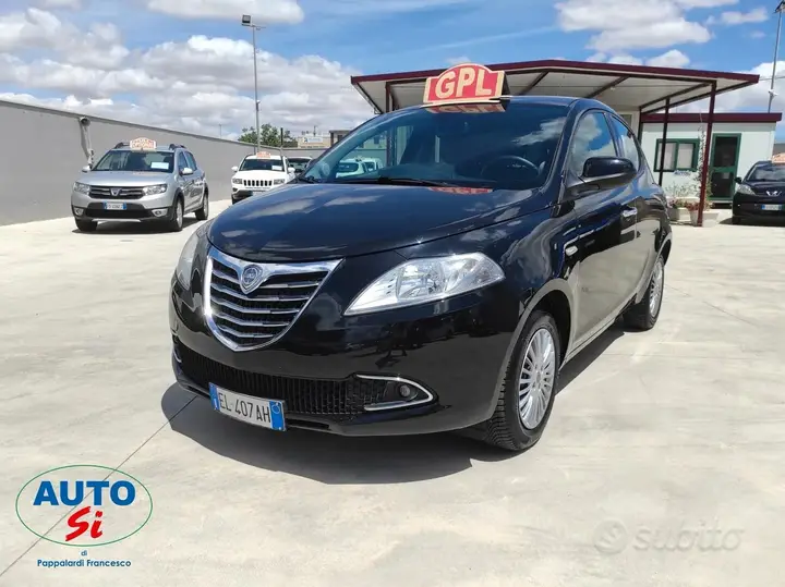 Lancia Ypsilon