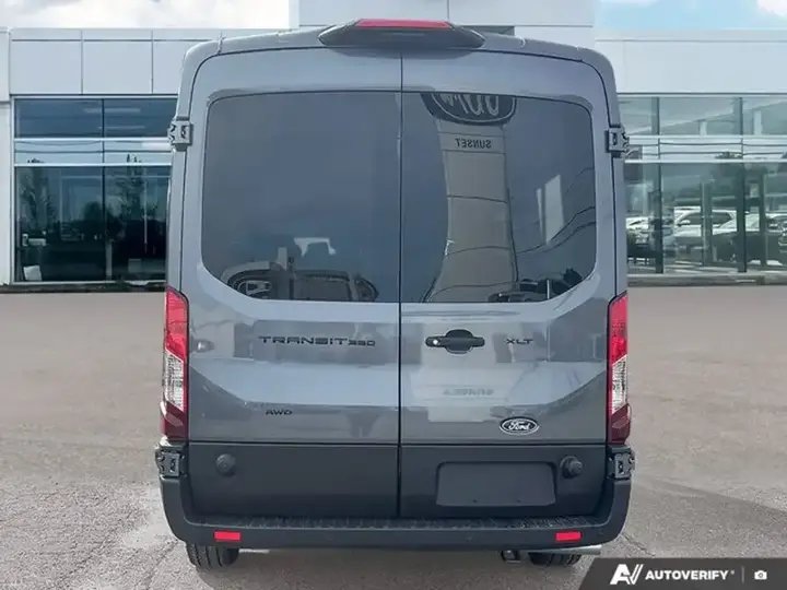 Ford Transit Passenger Van 2026 photo 5