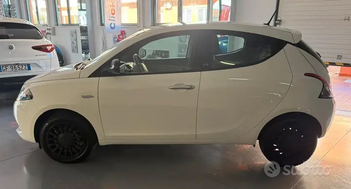 Lancia Ypsilon 2021 photo 2
