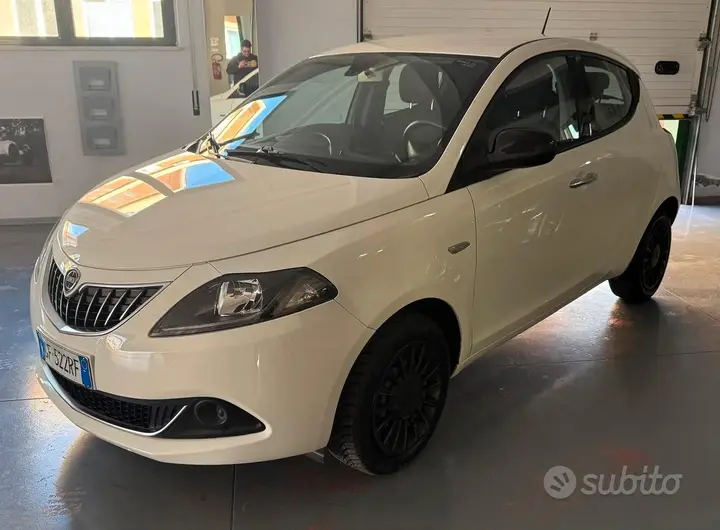 Lancia Ypsilon