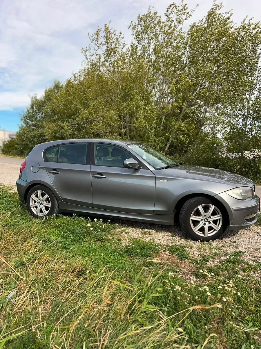 BMW 1 Series 2010 photo 2