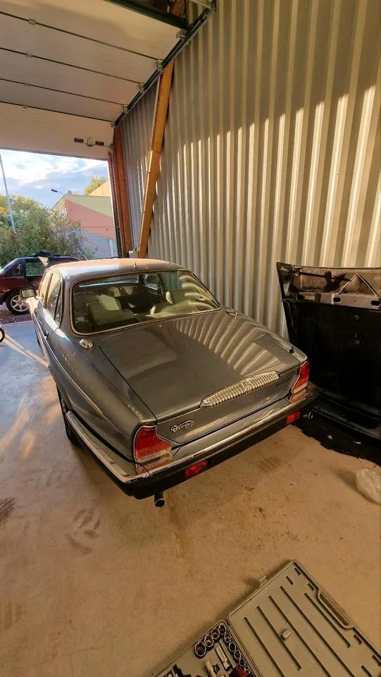 Jaguar Xj12
