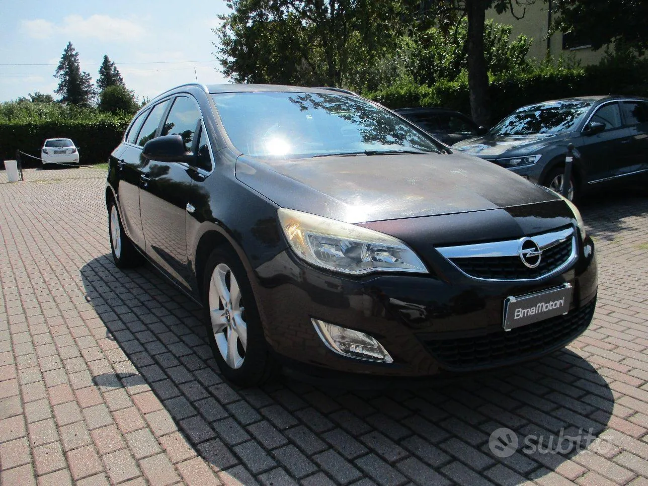 Opel Astra 2012 photo 2