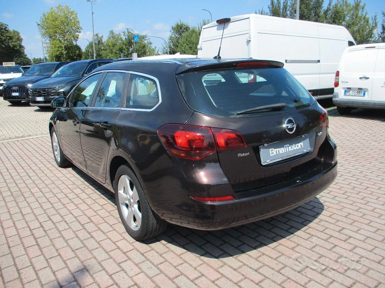 Opel Astra 2012 photo 3