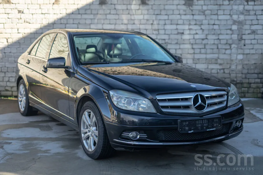 Mercedes-Benz C180