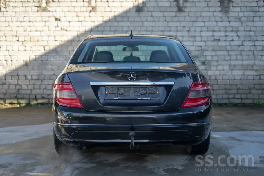 Mercedes-Benz C180 2010 photo 5
