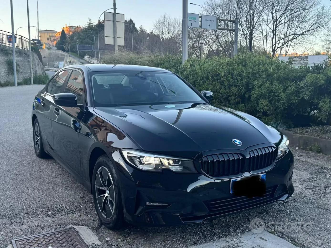BMW 3 Series 2022 photo 2