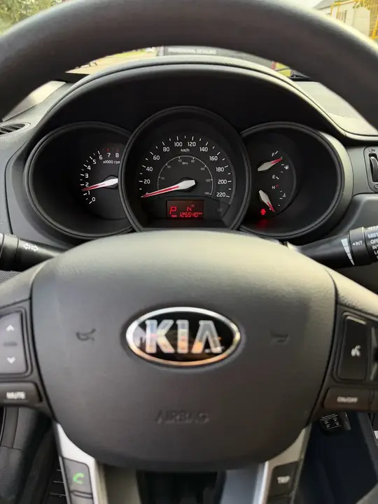 Kia Rio 2015 photo 4