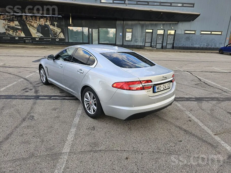 Jaguar Xf 2015 photo 3