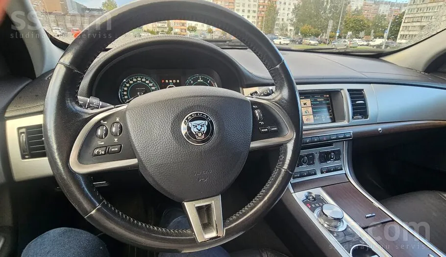 Jaguar Xf 2015 photo 5