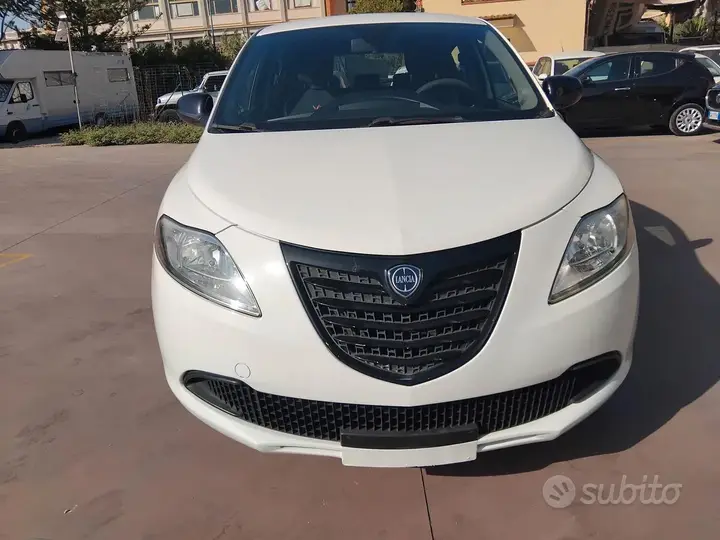 Lancia Ypsilon 2015 photo 3