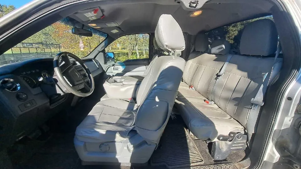 Ford F150 2011 photo 2