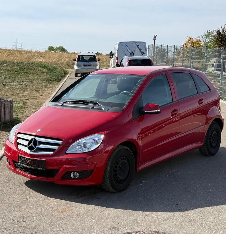 Mercedes-Benz B 200