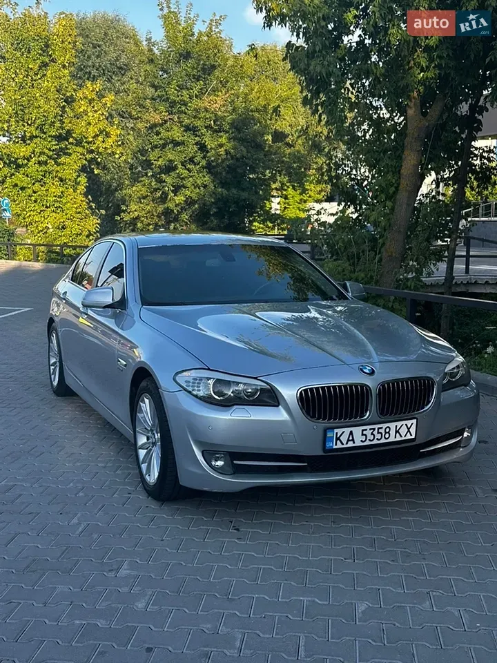 BMW 5 Series 2012 photo 4