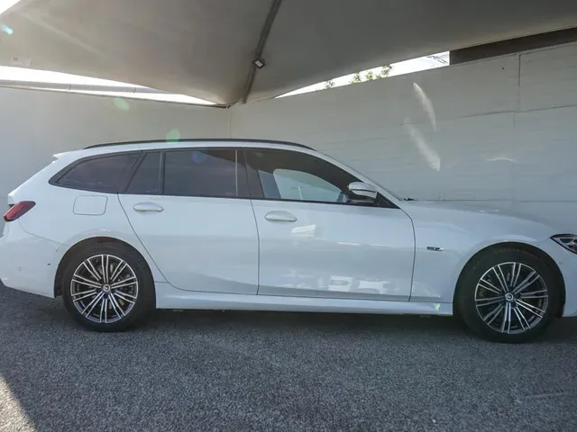 BMW 320 2022 photo 3