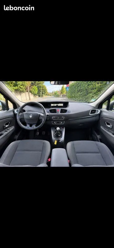 Renault Scenic 2011 photo 3