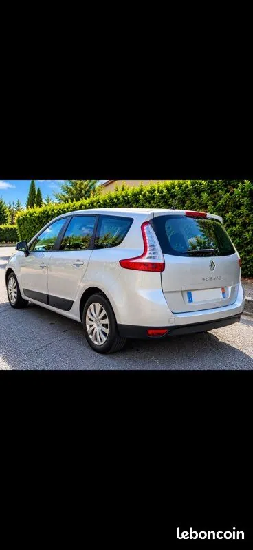 Renault Scenic 2011 photo 5