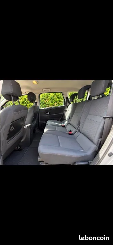 Renault Scenic 2011 photo 4