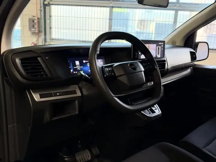 Opel Vivaro 2024 photo 2