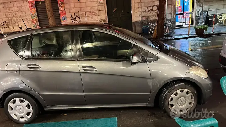 Mercedes-Benz A 2010 photo 5