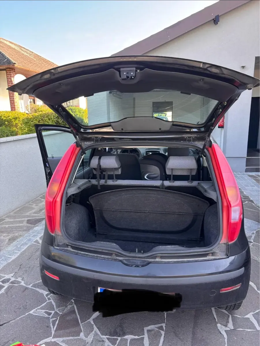 Fiat Punto 2004 photo 3