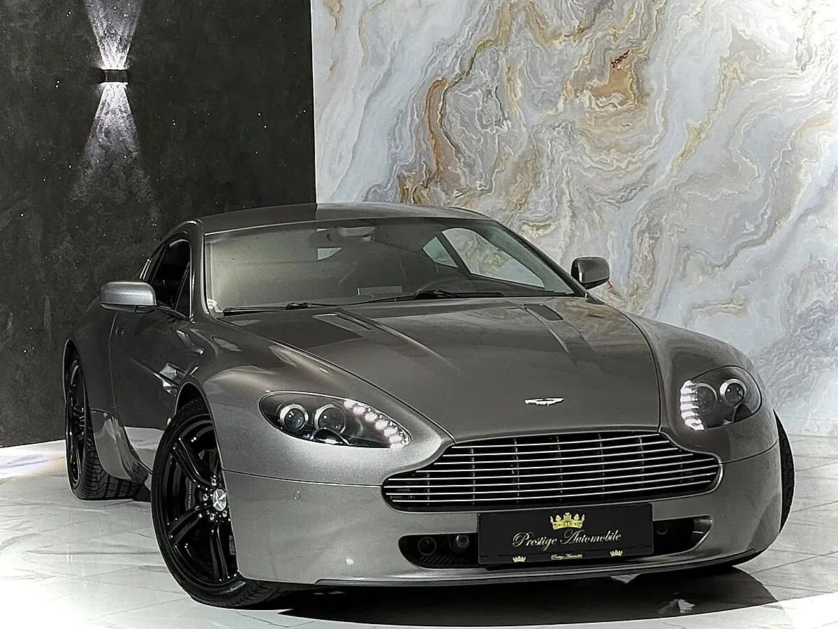 Aston Martin Vantage 2009 photo 2