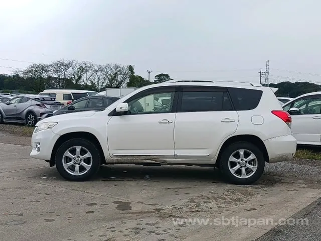 Toyota Vanguard 2013 photo 4