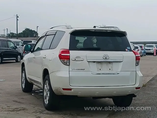 Toyota Vanguard 2013 photo 5