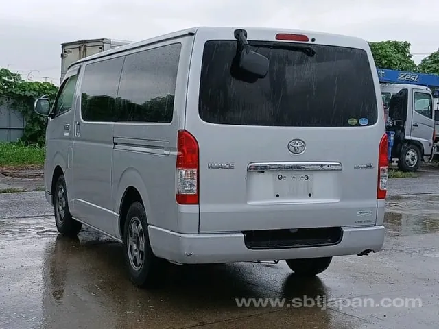 Toyota Hiace 2014 photo 5