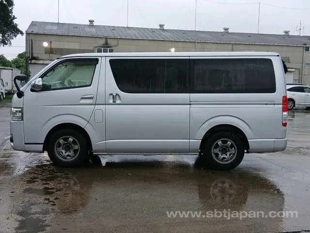 Toyota Hiace 2014 photo 4