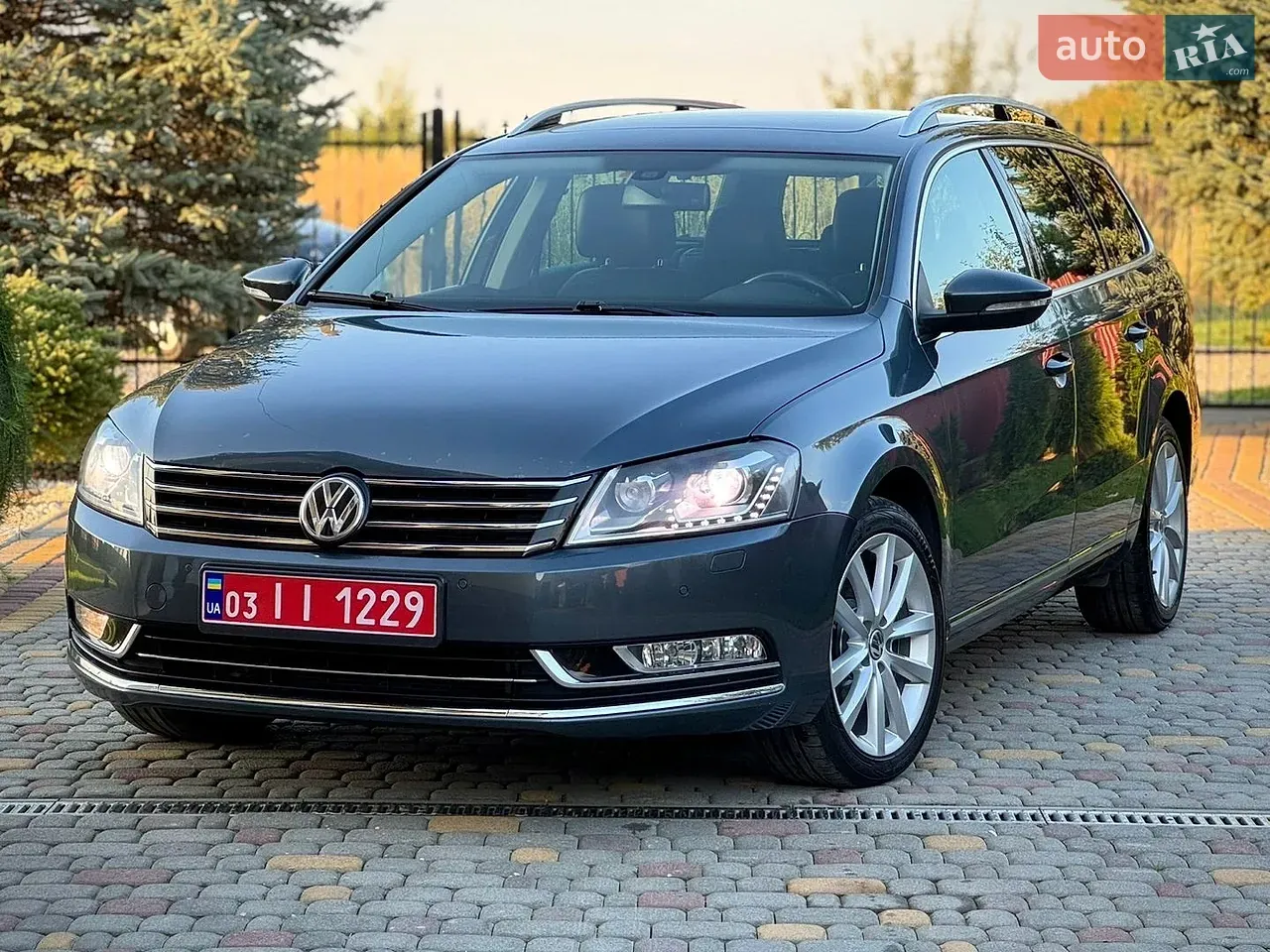 Volkswagen Passat 2012 photo 2