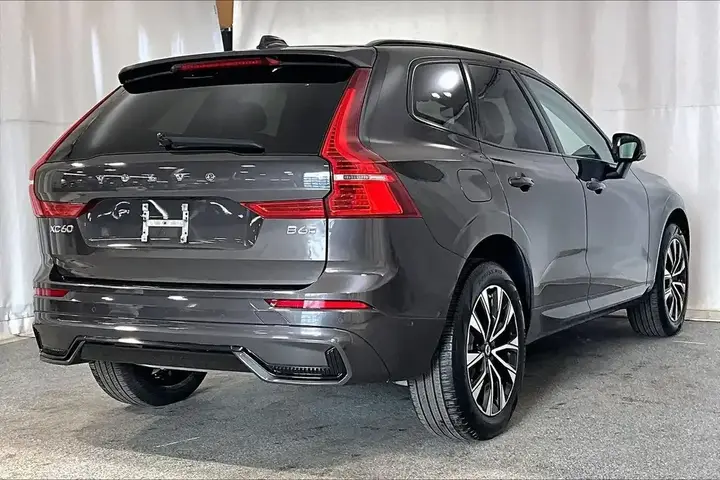 Volvo Xc60 2023 photo 2