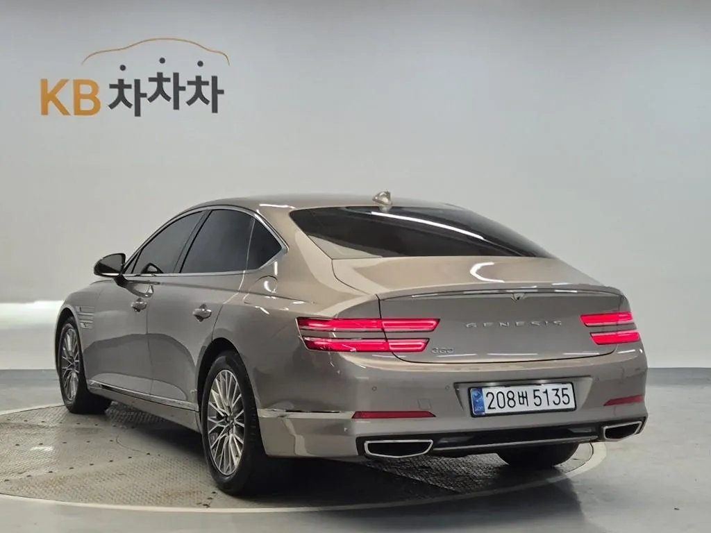 Genesis G80 2022 photo 2