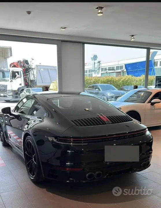 Porsche 911 2023 photo 4