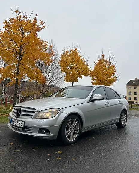 Mercedes-Benz C 220