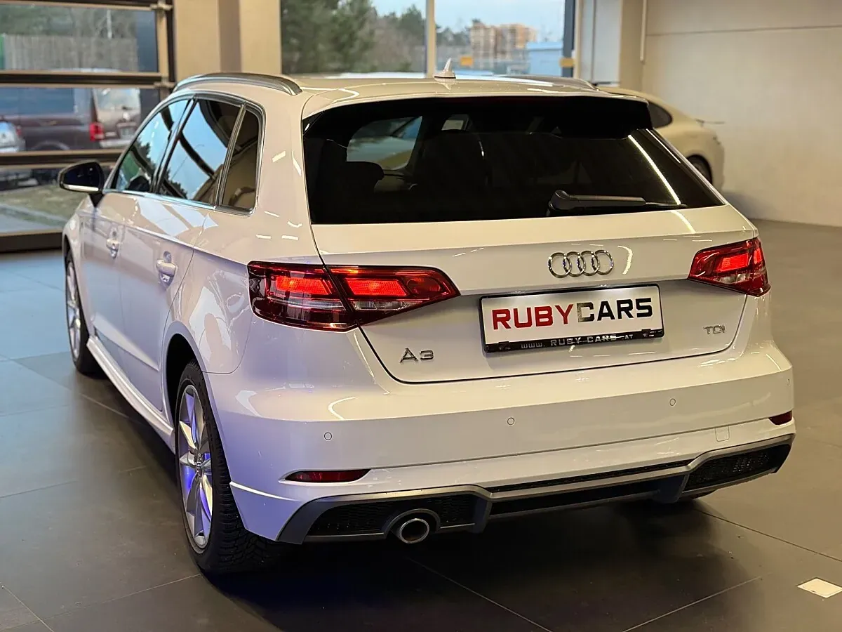 Audi A3 2016 photo 2
