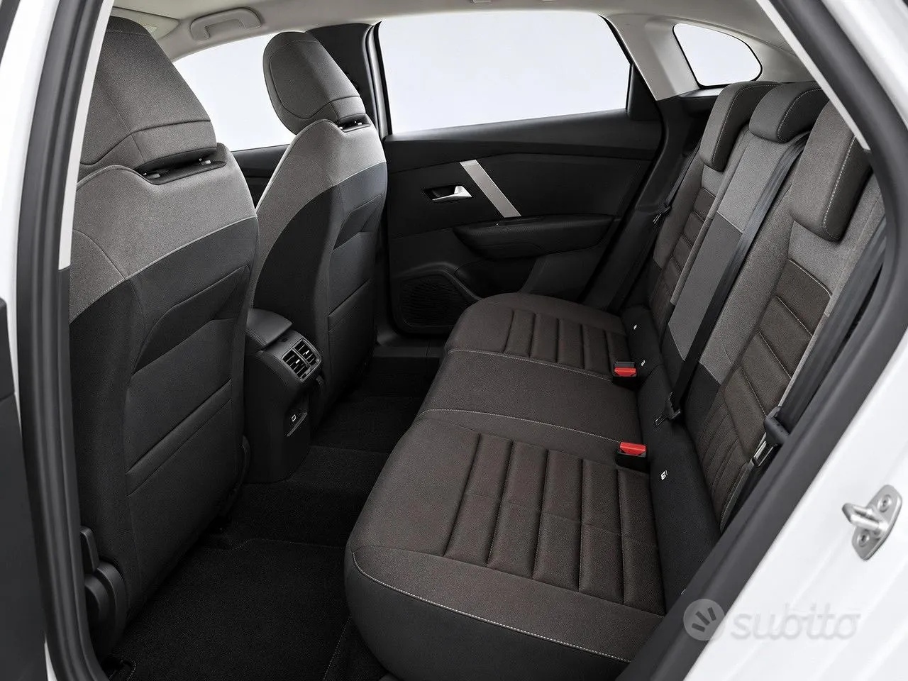 Citroen C4 2025 photo 4