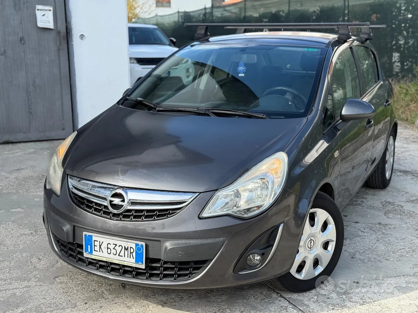 Opel Corsa 2011 photo 2