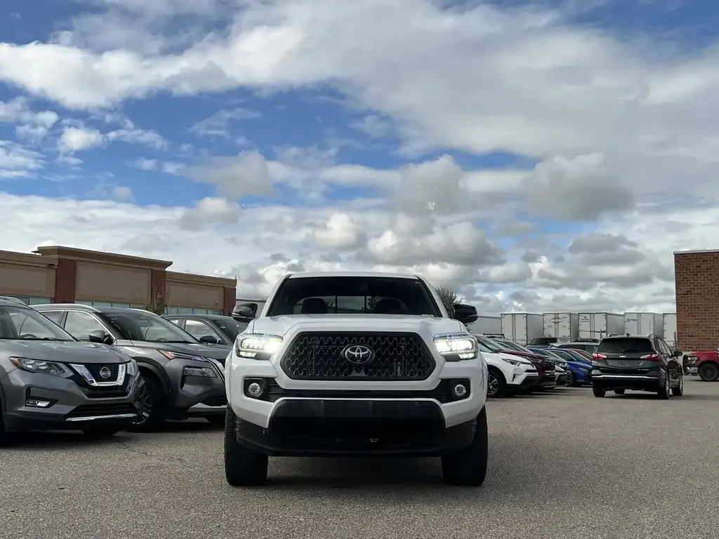 Toyota Tacoma 2021 photo 2