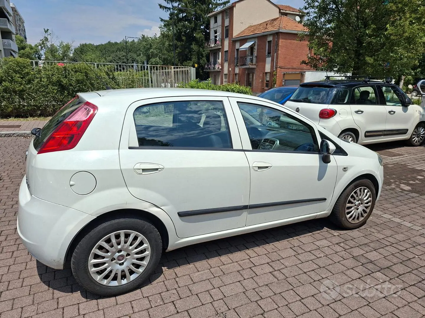 Fiat Grande Punto 2011 photo 5