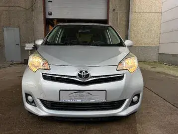 Toyota Verso-S 2014 photo 3