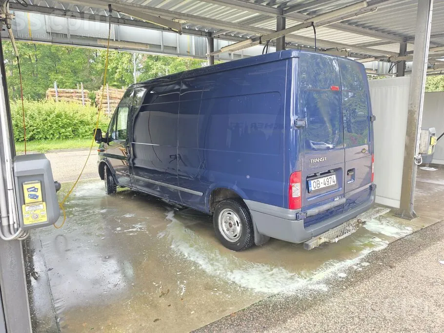 Ford Transit 2010 photo 2
