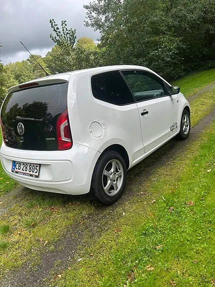 Volkswagen Up 2013 photo 5