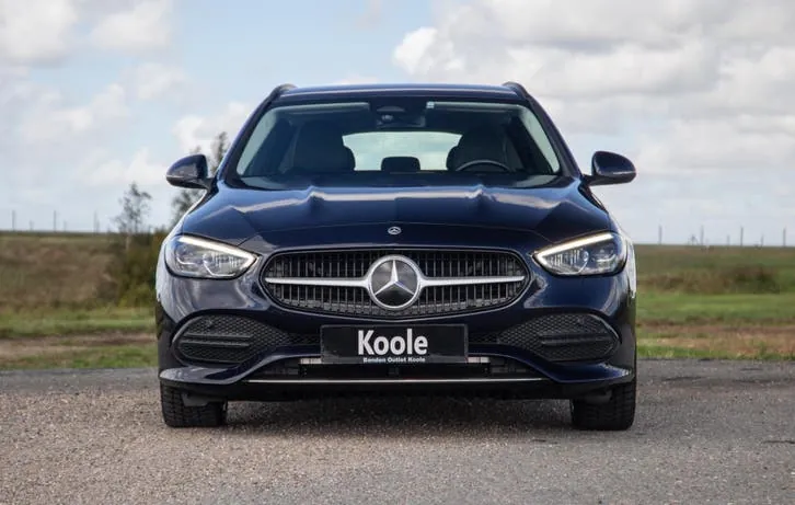 Mercedes-Benz C-Class 2022 photo 2