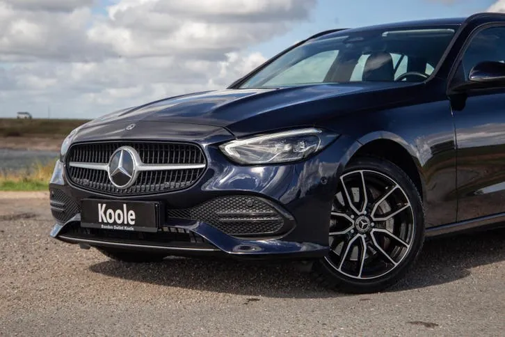 Mercedes-Benz C-Class 2022 photo 3