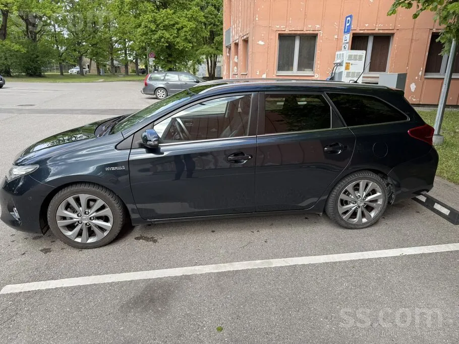 Toyota Auris 2013 photo 4