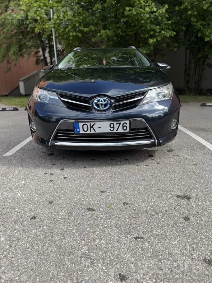 Toyota Auris 2013 photo 2