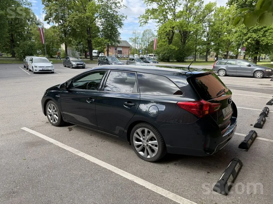 Toyota Auris 2013 photo 5